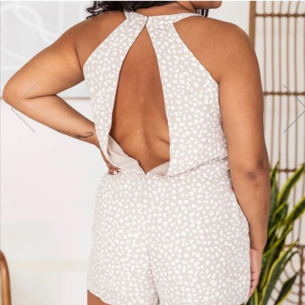NWOT Pink Lilly Romper - Picture 2 of 6